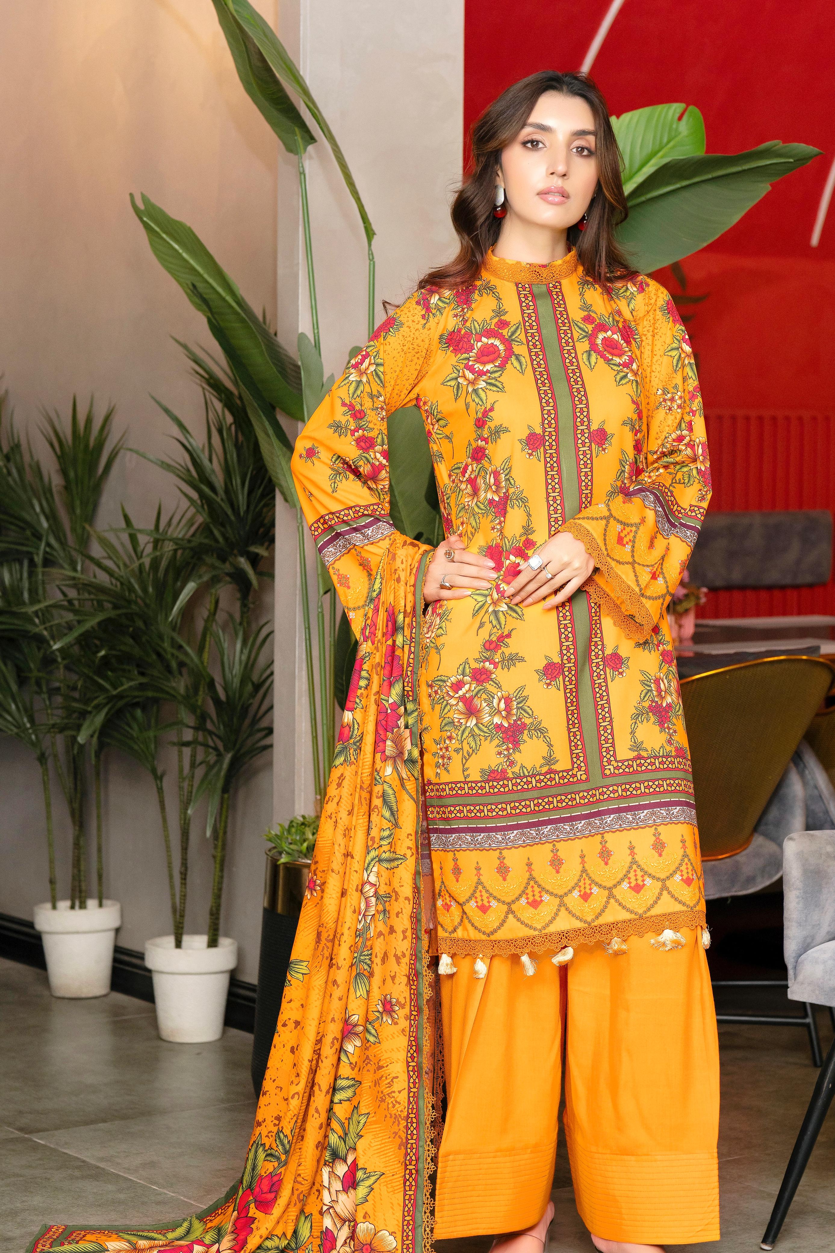 Golden Grace - Festive 3-Piece Suit