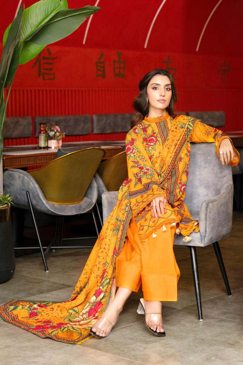 Golden Grace - Festive 3-Piece Suit